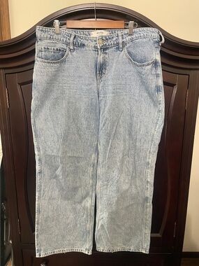 Hollister Women's Light Blue Straight Leg Jeans